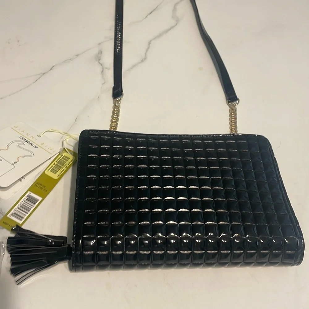 Gianni Bini NWT🖤 Charged up purse with Power Bank - Picture 4 of 17